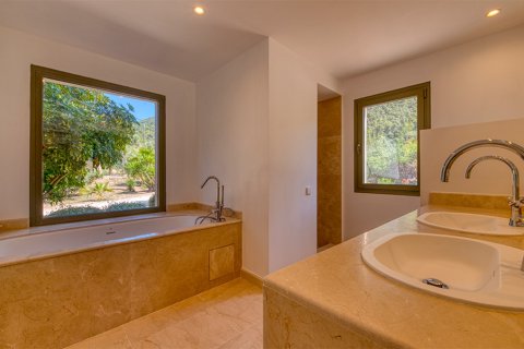 Villa en venta en Esporles, Mallorca, España 5 dormitorios, 350 m2 No. 143391 - foto 12