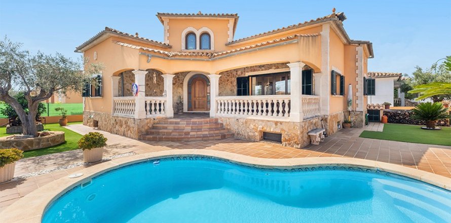 Villa en Mallorca, España 3 dormitorios, 450 m2 No. 143396