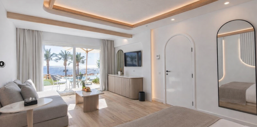 Komerciāls īpašums Tarragona, Spānijā 903 m2 Nr. 139715