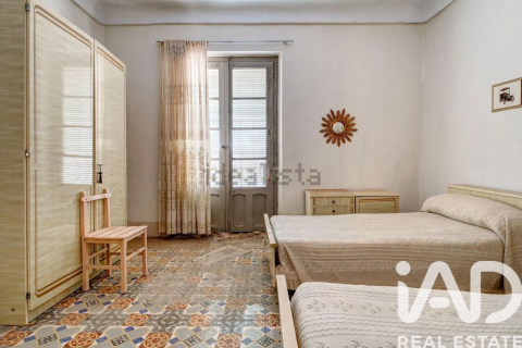 House for sale in Fustinana, Navarre, Spain 5 bedrooms, 391 sq.m. No. 187829 - photo 7