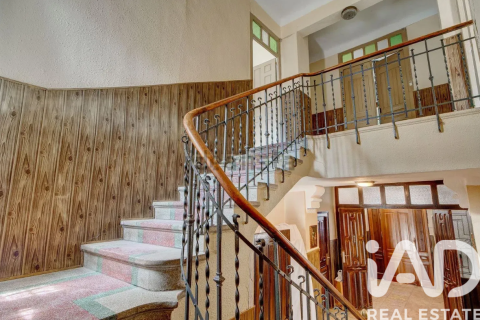 House for sale in Fustinana, Navarre, Spain 5 bedrooms, 391 sq.m. No. 187829 - photo 1