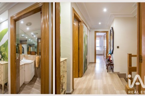 Townhouse for sale in Arnedo, La Rioja, Spain 4 bedrooms, 387 sq.m. No. 187830 - photo 7