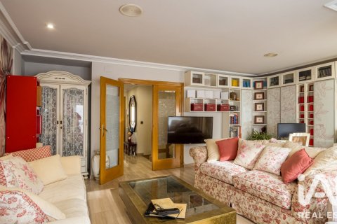 Townhouse for sale in Arnedo, La Rioja, Spain 4 bedrooms, 387 sq.m. No. 187830 - photo 3