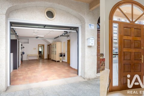 Townhouse for sale in Arnedo, La Rioja, Spain 4 bedrooms, 387 sq.m. No. 187830 - photo 17