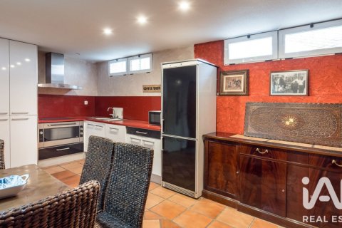 Townhouse for sale in Arnedo, La Rioja, Spain 4 bedrooms, 387 sq.m. No. 187830 - photo 23