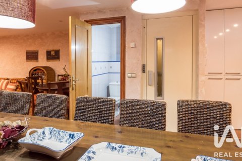 Townhouse for sale in Arnedo, La Rioja, Spain 4 bedrooms, 387 sq.m. No. 187830 - photo 20