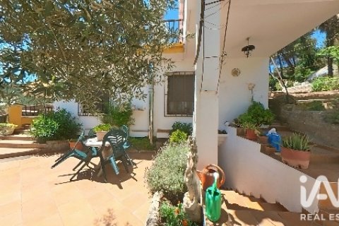 House for sale in Fonollosa, Barcelona, Spain 3 bedrooms, 167 sq.m. No. 187826 - photo 3