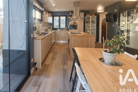 Dom w Sant Pol de Mar, Barcelona, Hiszpania 4 sypialnie, 249 mkw. nr 152517 – zdjęcie 17