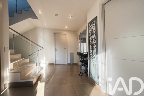 Dom w Vallromanes, Barcelona, Hiszpania 6 sypialni, 307 mkw. nr 152520 – zdjęcie 2