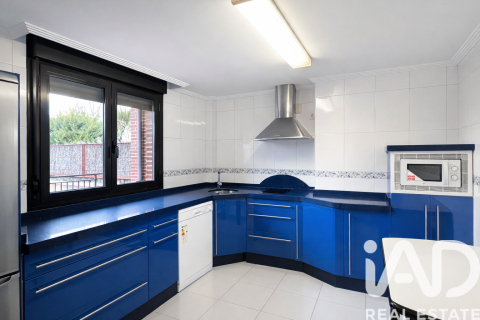 Radhus till salu i Villamediana de Iregua, La Rioja, Spanien 4 sovrum, 366 kvm. Nr. 152521 - foto 9