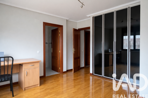 Radhus till salu i Villamediana de Iregua, La Rioja, Spanien 4 sovrum, 366 kvm. Nr. 152521 - foto 10