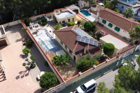 Huvila myytävänä Pinar De Campoverde, Alicante, Espanja, 4 makuuhuonetta, 161 m2 No. 190020 - kuva 2