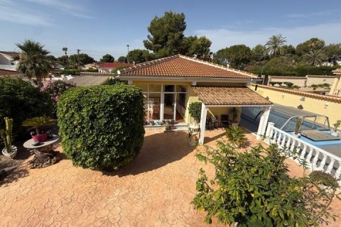 Huvila myytävänä Pinar De Campoverde, Alicante, Espanja, 4 makuuhuonetta, 161 m2 No. 190020 - kuva 19