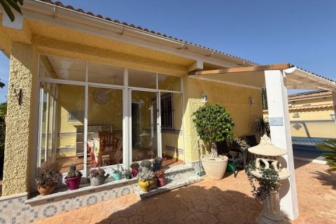 Huvila myytävänä Pinar De Campoverde, Alicante, Espanja, 4 makuuhuonetta, 161 m2 No. 190020 - kuva 20