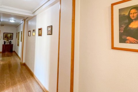 Wohnung zum Verkauf in Torrevieja, Alicante, Spanien 3 Schlafzimmer, 129 m2 Nr. 190022 - Foto 2