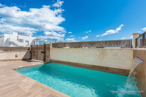 Villa à vendre à Los Montesinos, Alicante, Espagne, 5 chambres, 191 m2 No. 195488 - photo 2