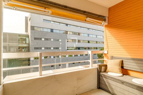 Huoneisto myytävänä Barcelona, Espanja, 4 makuuhuonetta, 137 m2 No. 166781 - kuva 7