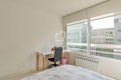 Huoneisto myytävänä Barcelona, Espanja, 4 makuuhuonetta, 137 m2 No. 166781 - kuva 28