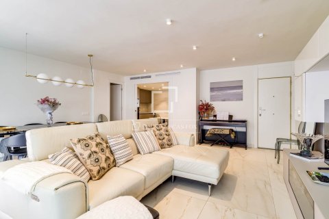 Huoneisto myytävänä Barcelona, Espanja, 4 makuuhuonetta, 137 m2 No. 166781 - kuva 10