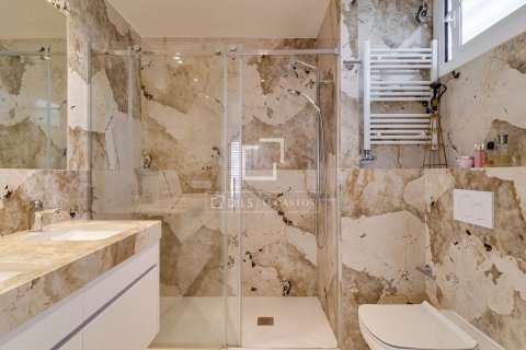 Huoneisto myytävänä Barcelona, Espanja, 4 makuuhuonetta, 137 m2 No. 166781 - kuva 20