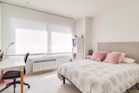 Huoneisto myytävänä Barcelona, Espanja, 4 makuuhuonetta, 137 m2 No. 166781 - kuva 26