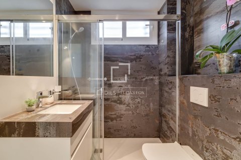Huoneisto myytävänä Barcelona, Espanja, 4 makuuhuonetta, 137 m2 No. 166781 - kuva 30