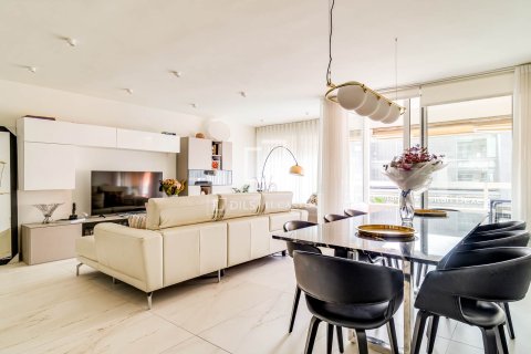 Huoneisto Barcelona, Espanja 4 makuuhuonetta, 137 m2 No. 166781