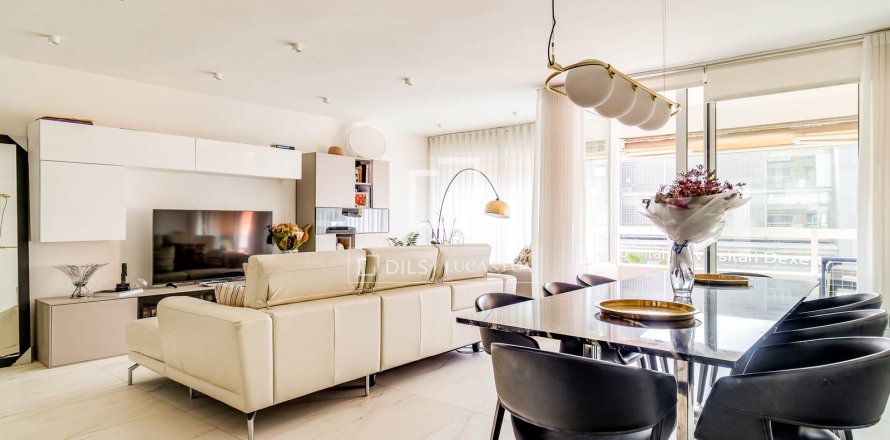 Huoneisto Barcelona, Espanja 4 makuuhuonetta, 137 m2 No. 166781