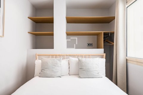 Huoneisto myytävänä Barcelona, Espanja, 3 makuuhuonetta, 96 m2 No. 166779 - kuva 16
