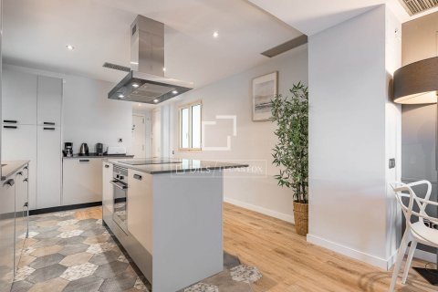 Huoneisto myytävänä Barcelona, Espanja, 3 makuuhuonetta, 96 m2 No. 166779 - kuva 22