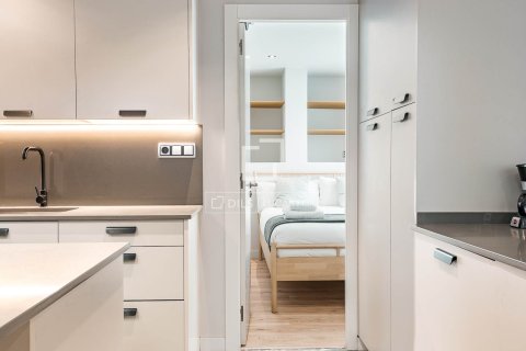 Huoneisto myytävänä Barcelona, Espanja, 3 makuuhuonetta, 96 m2 No. 166779 - kuva 19