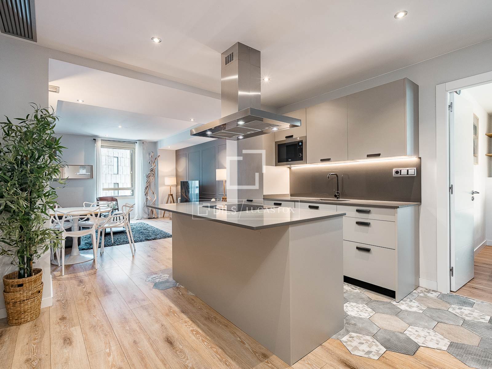 Huoneisto Barcelona, Espanja 3 makuuhuonetta, 96 m2 No. 166779