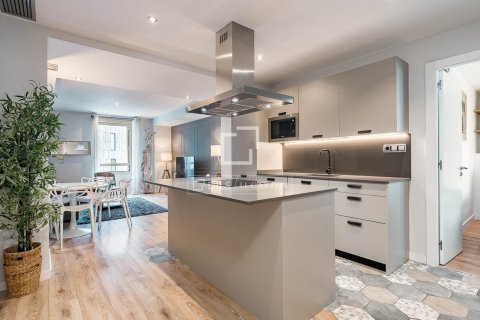 Huoneisto myytävänä Barcelona, Espanja, 3 makuuhuonetta, 96 m2 No. 166779 - kuva 4