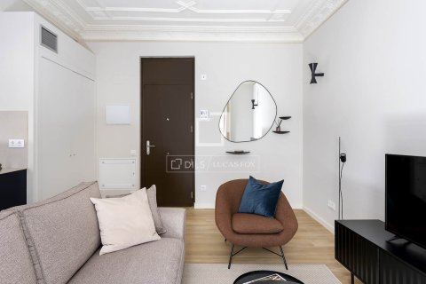 Huoneisto myytävänä Barcelona, Espanja, 1 makuuhuone, 55 m2 No. 166783 - kuva 2
