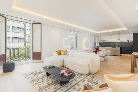 Huoneisto Barcelona, Espanja 4 makuuhuonetta, 230 m2 No. 166785