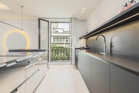 Huoneisto myytävänä Barcelona, Espanja, 4 makuuhuonetta, 230 m2 No. 166785 - kuva 15