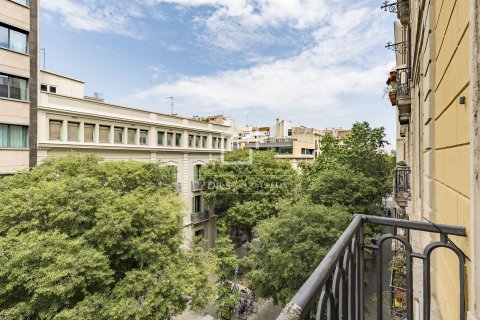 Huoneisto myytävänä Barcelona, Espanja, 4 makuuhuonetta, 230 m2 No. 166785 - kuva 18