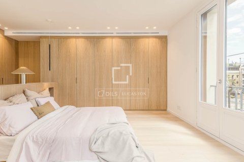 Huoneisto myytävänä Barcelona, Espanja, 4 makuuhuonetta, 230 m2 No. 166785 - kuva 26