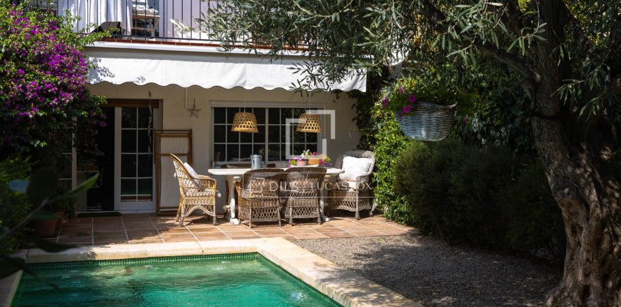 Villa in Vilassar de Dalt, Barcelona, Spanien 3 Schlafzimmer, 248 m2 Nr. 166780