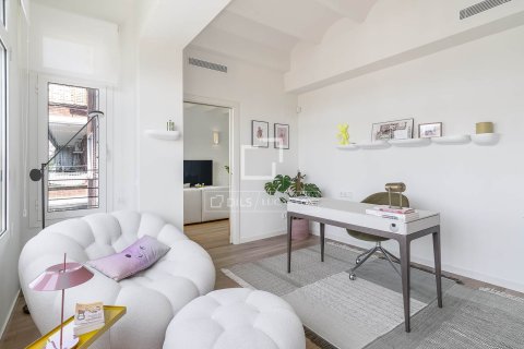 Huoneisto myytävänä Barcelona, Espanja, 3 makuuhuonetta, 106 m2 No. 166784 - kuva 17