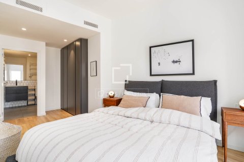 Huoneisto myytävänä Barcelona, Espanja, 3 makuuhuonetta, 106 m2 No. 166784 - kuva 19