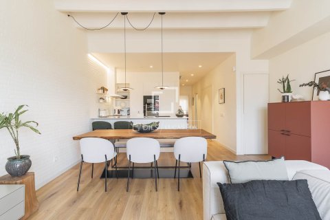 Huoneisto myytävänä Barcelona, Espanja, 3 makuuhuonetta, 106 m2 No. 166784 - kuva 2