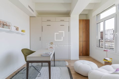 Huoneisto myytävänä Barcelona, Espanja, 3 makuuhuonetta, 106 m2 No. 166784 - kuva 13