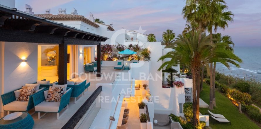 Duplex à Marbella, Malaga, Espagne 6 chambres, 665 m2 No. 158993