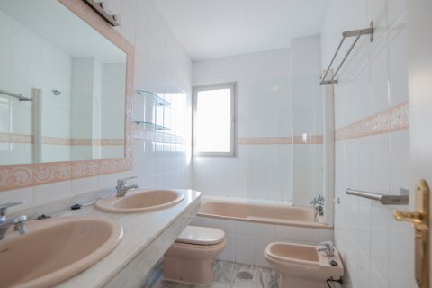 Dzīvoklis īrēšanai Sevilla, Seville, Spānijā 2 istabas, 103 m2 Nr. 147673 - attēls 30