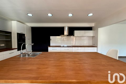 Talo myytävänä Arenys de Munt, Barcelona, Espanja, 4 makuuhuonetta, 850 m2 No. 153823 - kuva 11