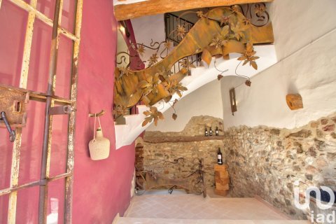 House for sale in Els Guiamets, Tarragona, Spain 10 bedrooms, 626 sq.m. No. 153822 - photo 15