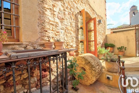 House for sale in Els Guiamets, Tarragona, Spain 10 bedrooms, 626 sq.m. No. 153822 - photo 4