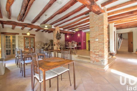 House for sale in Els Guiamets, Tarragona, Spain 10 bedrooms, 626 sq.m. No. 153822 - photo 5
