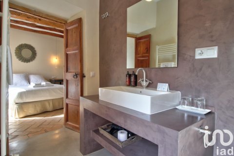 House for sale in Els Guiamets, Tarragona, Spain 10 bedrooms, 626 sq.m. No. 153822 - photo 17